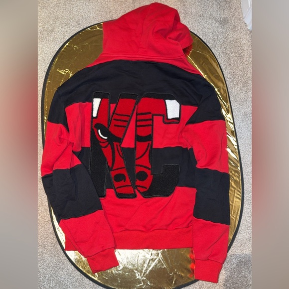 NBA x Keiser Clark Chicago Bulls No Caller ID Pullover Hoodie - Picture 2 of 3